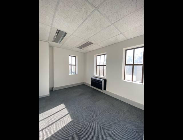 631M² OFFICE TO LET IN BRYANSTON